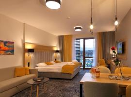 Apartm&aacute;n GOLD Akvamar&iacute;n，位于贝谢诺瓦的带泳池的酒店