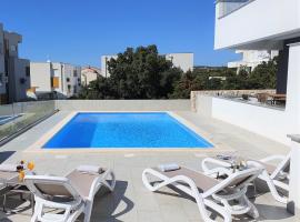 Villa Ocean - Luxury apartments with pool，位于诺瓦利娅的酒店
