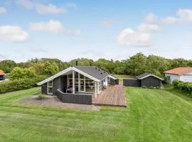 Beautiful Home In Højslev With Wifi