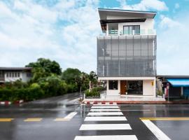 Moonlight Cafe and Hotel，位于Tha Sala的酒店