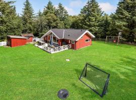 Stunning Home In Esbjerg V With Wifi，位于埃斯比约的酒店