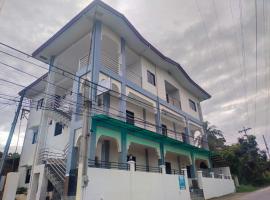 Junie Pension House，位于莫阿尔博阿的酒店