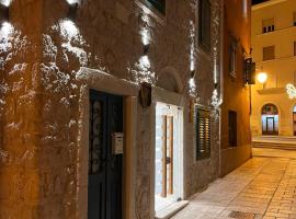 ST. CLARA OLD TOWN，位于希贝尼克的酒店