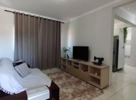 Apartamento Doce Aconchego - RESIDENCIAL WAKI 05，位于多拉杜斯的公寓