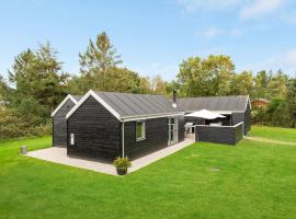 Cozy Home In Løgstør With Kitchen，位于Løgstør的酒店