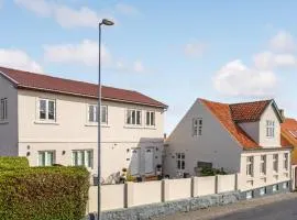 Lovely Apartment In Allinge With Wifi