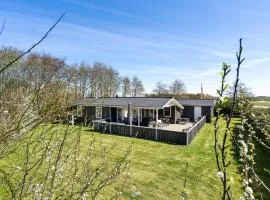 4 Bedroom Stunning Home In Thyholm