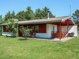 Awesome Home In Sams With Kitchen