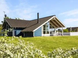 Lovely Home In Samsø With Wifi