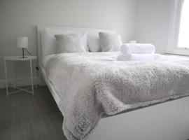 Twelve Thirty Serviced Apartments - 2 Croydon，位于South Norwood的酒店