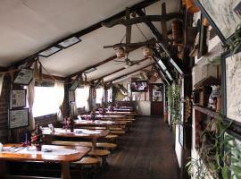 Hotel Rustiq，位于Sîntimbru的酒店