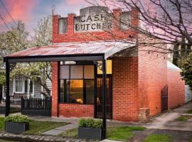 The Cash Butcher - Classy & Centrally Located，位于巴拉腊特莫斯黑德体育公园附近的酒店