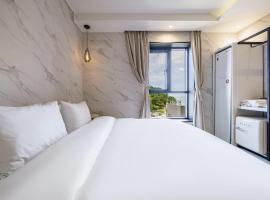 H moment Hotel songjeong，位于釜山的酒店