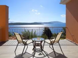 Villa Melias, luxurious villa with superb view of the islands, 400 m from the sea