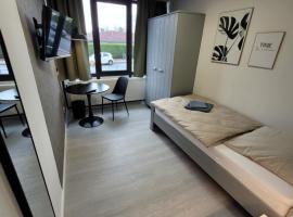 Guesthouse WI rooms，位于于利希布吕肯科夫公园附近的酒店