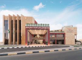 Best Western Plus Al Qurayyat City Center，位于阿古拉耶特阿尔加达夫战备跑道附近的酒店