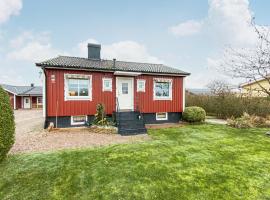 Lovely Home In Laholm With Wifi，位于拉霍尔姆的别墅