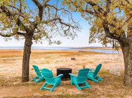 Lake Buchanan Living，位于Burnet的酒店