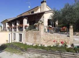 VILLETTA TRA GLI ULIVI