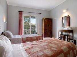 Dolphin Apartment 8，位于凯里翁的酒店