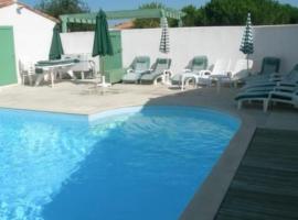Coquette maison avec piscine partagee，位于雷岛林滩的酒店