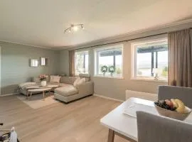 Spacious modern apartment, close to nature