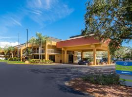 SureStay Hotel by Best Western St Pete Clearwater Airport，位于克利尔沃特的汽车旅馆