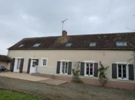 Fermette rénovée avec terrasse, internet et garage près de Vallon-sur-Gée - FR-1-410-212