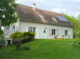 Gîte spacieux avec salle de jeux, tennis et cheminée, idéal pour familles et amis jusqu'à 15 pers. - FR-1-410-223