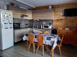Appartement 2 Chbres Calme Vue vallée 500m des pistes，位于勒克比尔的酒店