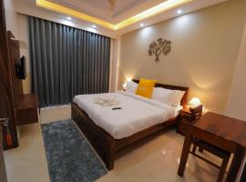 Lime Tree Two BHK Service Apartment Golf Course Road Gurgaon，位于古尔冈Ansal University附近的酒店