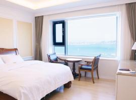 丰塔纳海滩酒店，位于木浦市平和和平广场附近的酒店