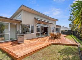 Restful Ruakaka - Ruakaka Holiday Home，位于鲁阿卡卡的海滩短租房