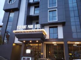 Yeşilyurt Park Otel，位于乔尔卢乔尔卢机场 - TEQ附近的酒店