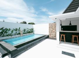 The Lavana Hidden Villa Lombok，位于Ampenan的酒店