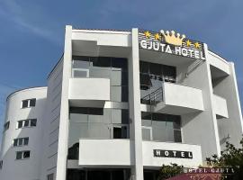 HOTEL GJUTA，位于地拉那的酒店