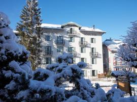 Grand Hotel Soleil d'Or，位于梅杰夫珀蒂罗彻布鲁尼滑雪缆车附近的酒店