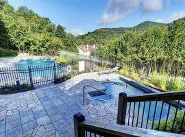 Condo entier, fully equiped pool and Spa only in summer