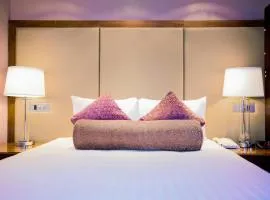 Sandman Signature London Gatwick Hotel