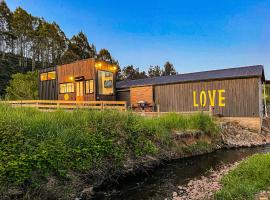 Shepherd & Sprout Boutique Tiny House - Cradle Country，位于Wilmot的小屋