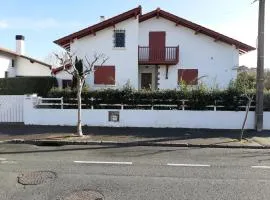 Maison 3* à Hendaye, proche plage et commerces, jardin privé, parfait pour familles et amis - FR-1-239-492