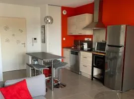 Appartement Moderne Centre-Ville Biscarrosse - Plage à Proximité - 4 Pers - WiFi et Parking Inclus - FR-1-319-443