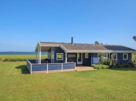 Cozy Home In Samsø With Sauna，位于Onsbjerg的别墅
