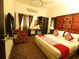 Hotel Capitol Hills - Greater Kailash Delhi，位于新德里Greater Kailash 1的酒店