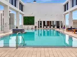 Sun-Splashed 1BR Condo unit in DWTN Miami with WFH