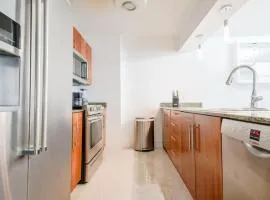 LuxBright 1BR Brickell Paradise with Oceanview and Parking