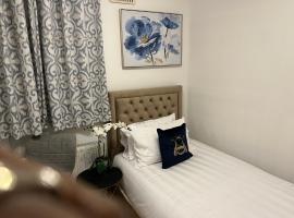 TJ Homes - Double room with Single Bed - 3 Min to Tube station - London，位于莱斯里普伊士阁附近的酒店