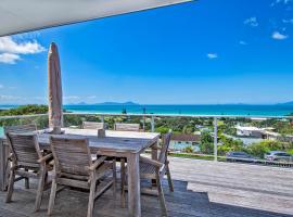 Surfers Lookout - Waipu Cove Holiday Home，位于怀普的乡村别墅