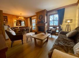 Chalet Mont Blanc - Arc 1950 - Ski-in Ski-out, 2 bed duplex, sleeps 8，位于圣莫里斯堡的酒店