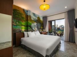 Hanoi La Cascada House & Travel，位于河内同春市场附近的酒店